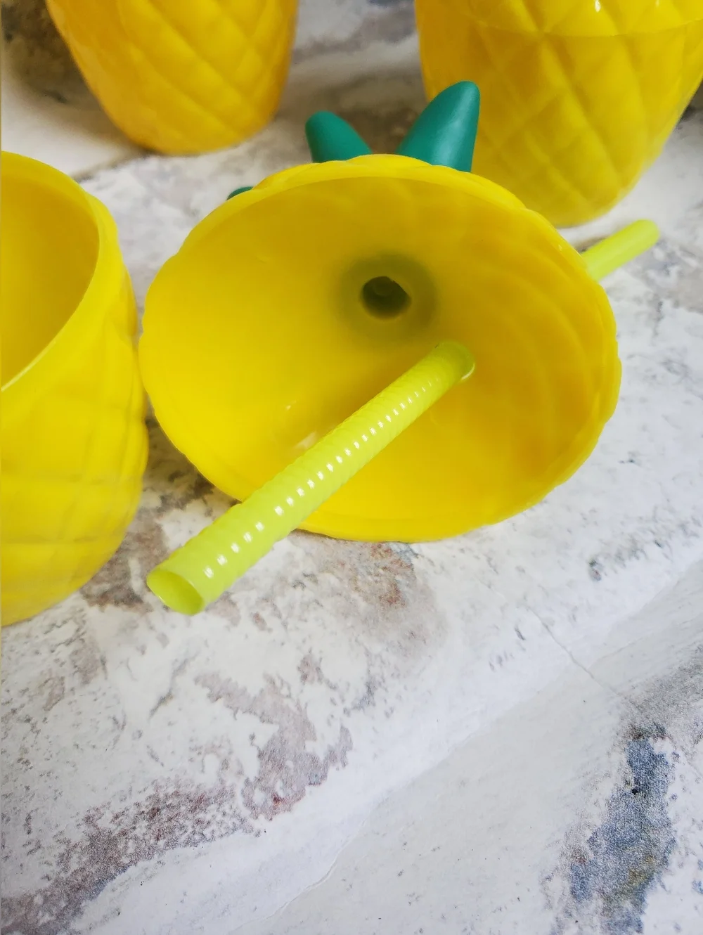 Set Of 4  Pineapple Plastic BPA Free Hawaian Tiki Cups with Straws